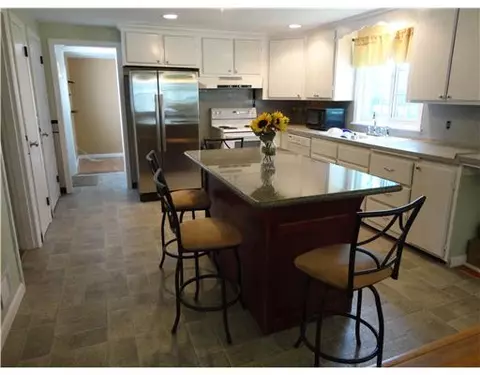 95 Dedham Rd, Warwick, RI 02888 photo 8