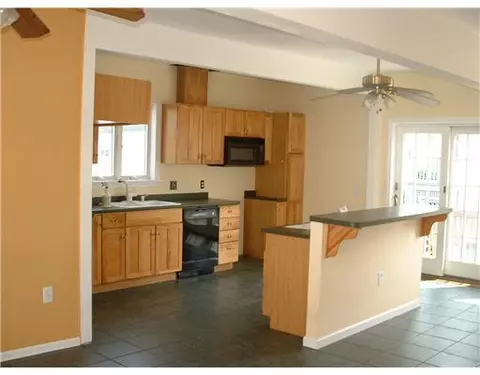 3 Jay St, Westerly, RI 02891 photo 3