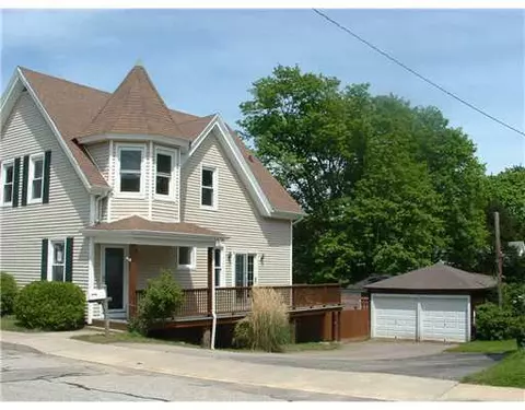 3 Jay St, Westerly, RI 02891 photo 2