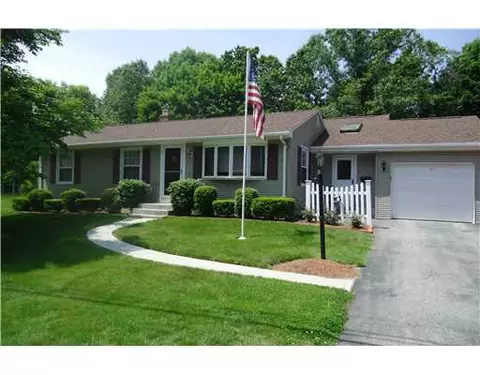 198 Macarthur Rd, Woonsocket, RI 02895 photo 1