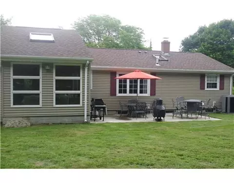 198 Macarthur Rd, Woonsocket, RI 02895 photo 2