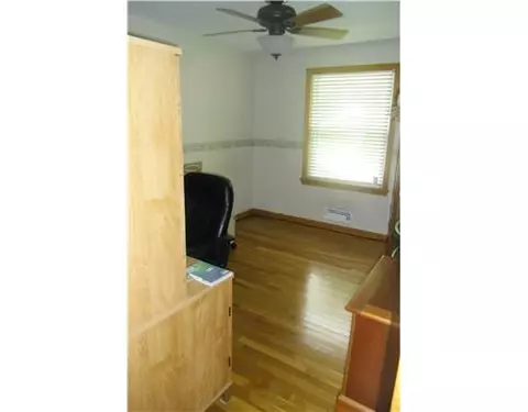 198 Macarthur Rd, Woonsocket, RI 02895 photo 8