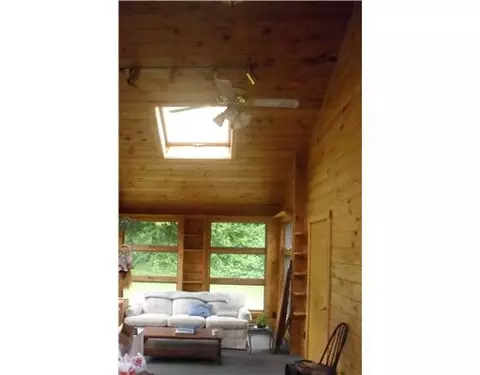 198 Macarthur Rd, Woonsocket, RI 02895 photo 4