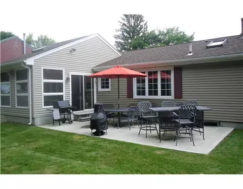 198 Macarthur Rd, Woonsocket, RI 02895 photo 3