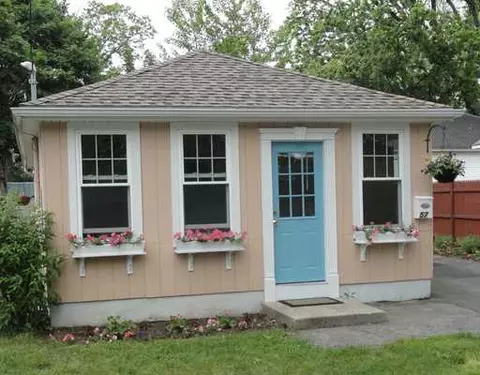 57 Huron St, Warwick, RI 02889 photo 1