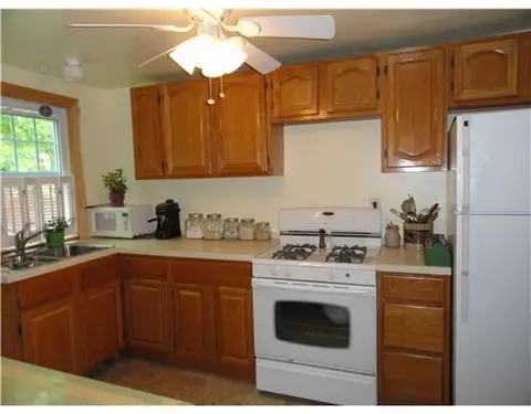 57 Huron St, Warwick, RI 02889 photo 6
