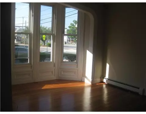 329 Main St, Warren, RI 02885 photo 5