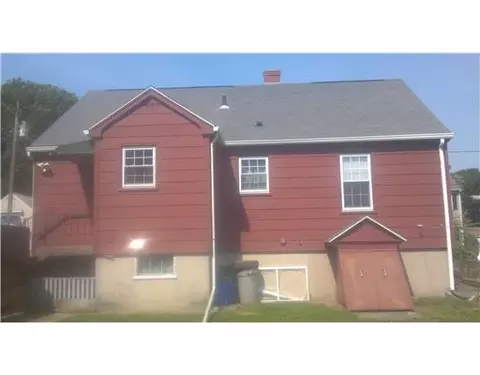 134 Glendale Ave, Woonsocket, RI 02895 photo 2