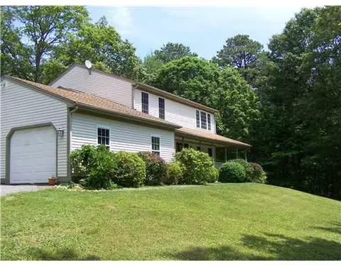 24 Rolling Hill Dr, Exeter, RI 02822 photo 2