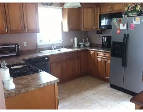 63 Harvard Ave, Warwick, RI 02889 photo 3