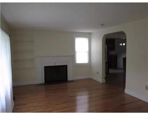 5 Amanda Ct, Warwick, RI 02889 photo 3