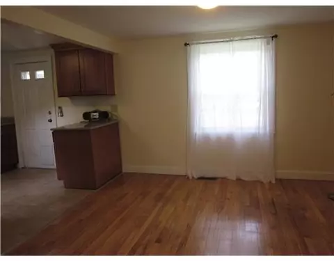 5 Amanda Ct, Warwick, RI 02889 photo 6
