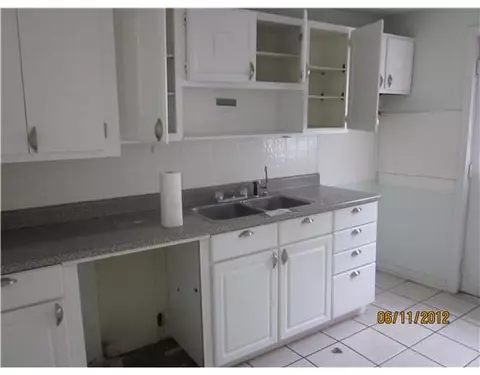 253 Bellman Ave, Warwick, RI 02889 photo 2