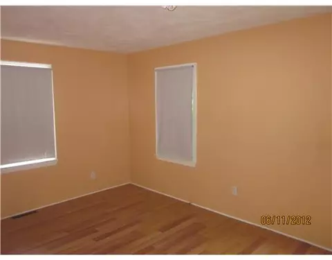 253 Bellman Ave, Warwick, RI 02889 photo 6