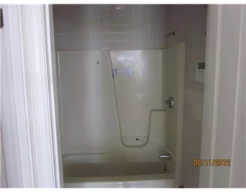 253 Bellman Ave, Warwick, RI 02889 photo 8