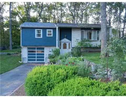 14 Lloyd Dr, Coventry, RI 02816 photo 1