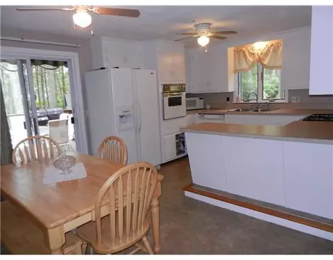 14 Lloyd Dr, Coventry, RI 02816 photo 2