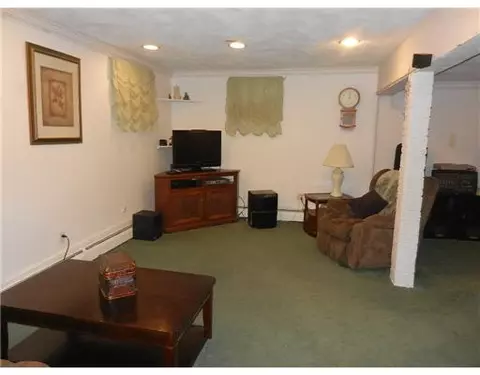 14 Lloyd Dr, Coventry, RI 02816 photo 12