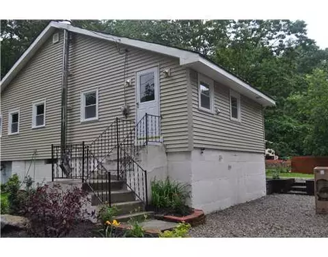 19 Barbara Rd, Glocester, RI 02814 photo 1