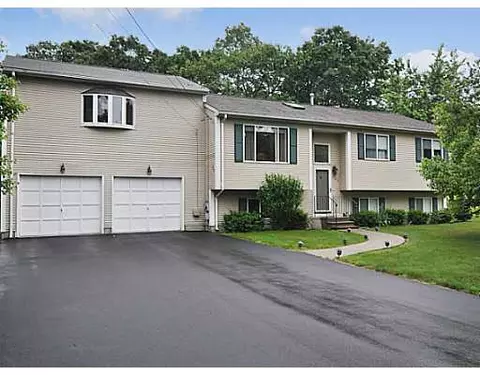 103 Eagle Dr, Hope, RI 02831 photo 1