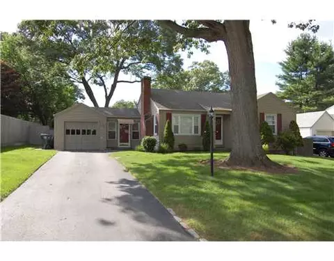 87 Rutherford Ave, Warwick, RI 02886 photo 1