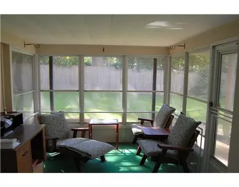 87 Rutherford Ave, Warwick, RI 02886 photo 12