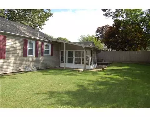 87 Rutherford Ave, Warwick, RI 02886 photo 3