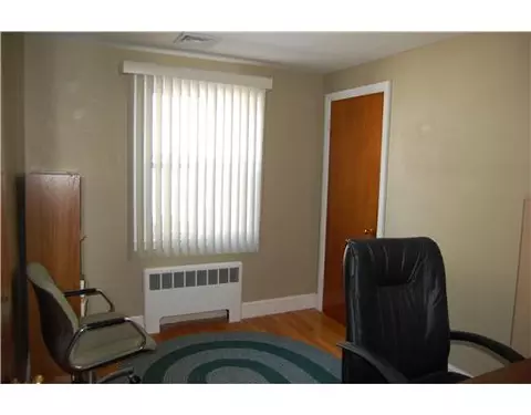 87 Rutherford Ave, Warwick, RI 02886 photo 10
