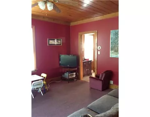 556 Bernon St, Woonsocket, RI 02895 photo 2