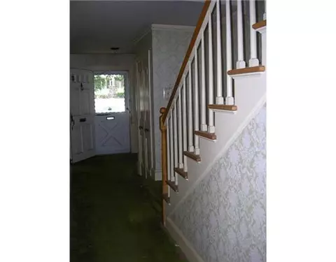 147 Glen Rd, Woonsocket, RI 02895 photo 10