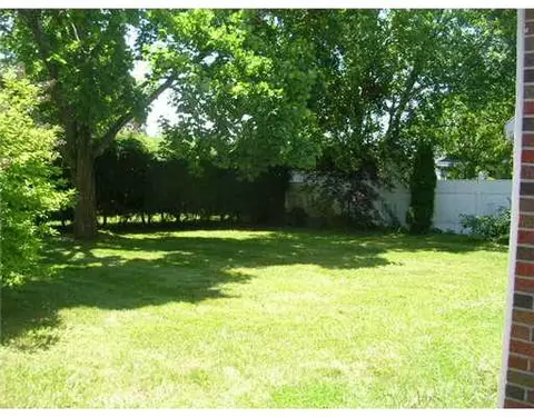 147 Glen Rd, Woonsocket, RI 02895 photo 4