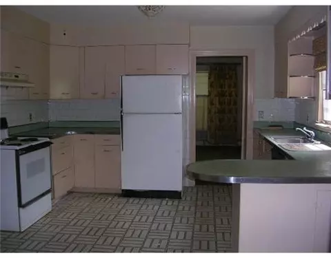 147 Glen Rd, Woonsocket, RI 02895 photo 7