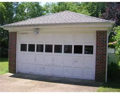 147 Glen Rd, Woonsocket, RI 02895 photo 3