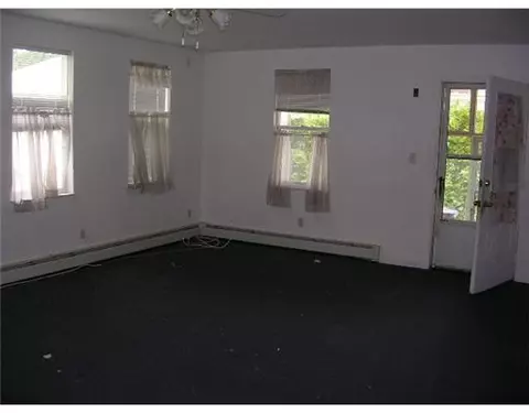 147 Glen Rd, Woonsocket, RI 02895 photo 9