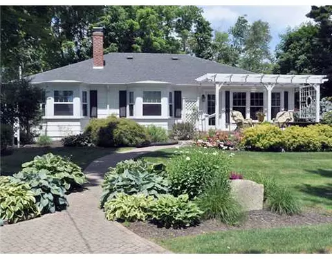 9 Rhode Island Ave, Warwick, RI 02889 photo 1