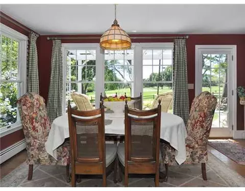 9 Rhode Island Ave, Warwick, RI 02889 photo 4