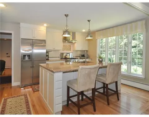 97 Landmark Rd, Warwick, RI 02886 photo 4