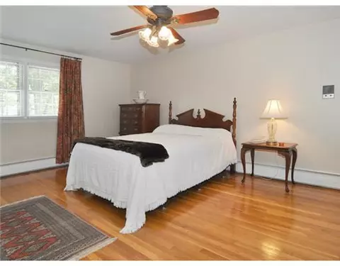 97 Landmark Rd, Warwick, RI 02886 photo 12