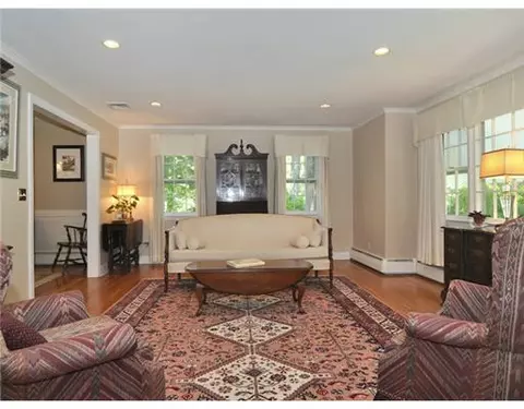 97 Landmark Rd, Warwick, RI 02886 photo 2