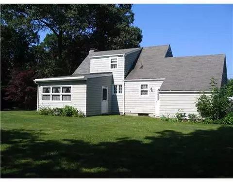1 Gary St, Warwick, RI 02888 photo 4