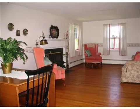 1 Gary St, Warwick, RI 02888 photo 6