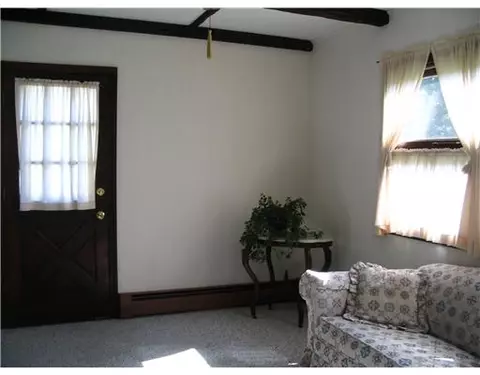 1 Gary St, Warwick, RI 02888 photo 7