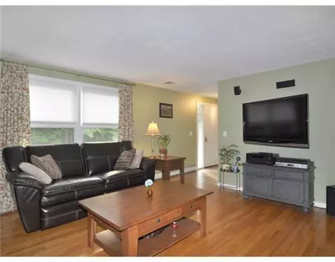 19 Tripps Corner Rd, Exeter, RI 02822 photo 2