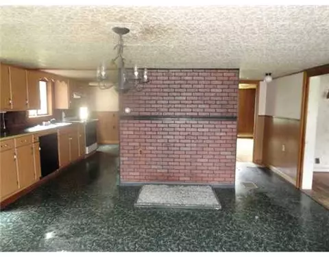 195 Norman St, Woonsocket, RI 02895 photo 6