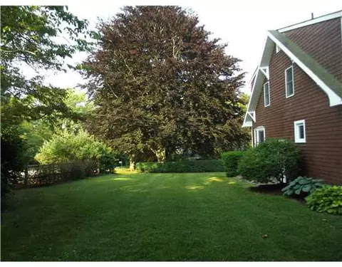 23 Champlin Rd, Saunderstown, RI 02874 photo 2