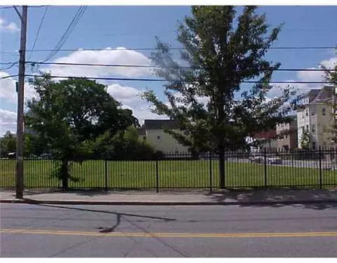 207 Orms St, Providence, RI 02908 photo 2