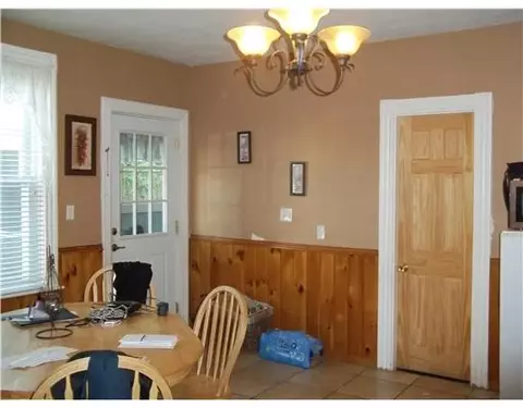 95 Vine St, Woonsocket, RI 02895 photo 8