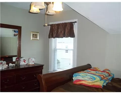 95 Vine St, Woonsocket, RI 02895 photo 9