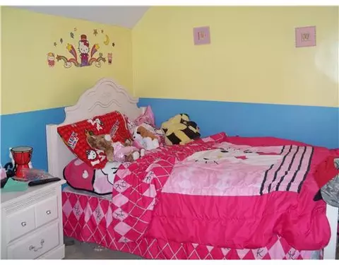 95 Vine St, Woonsocket, RI 02895 photo 10
