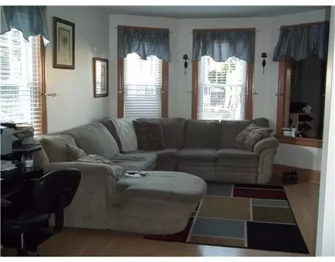 95 Vine St, Woonsocket, RI 02895 photo 5